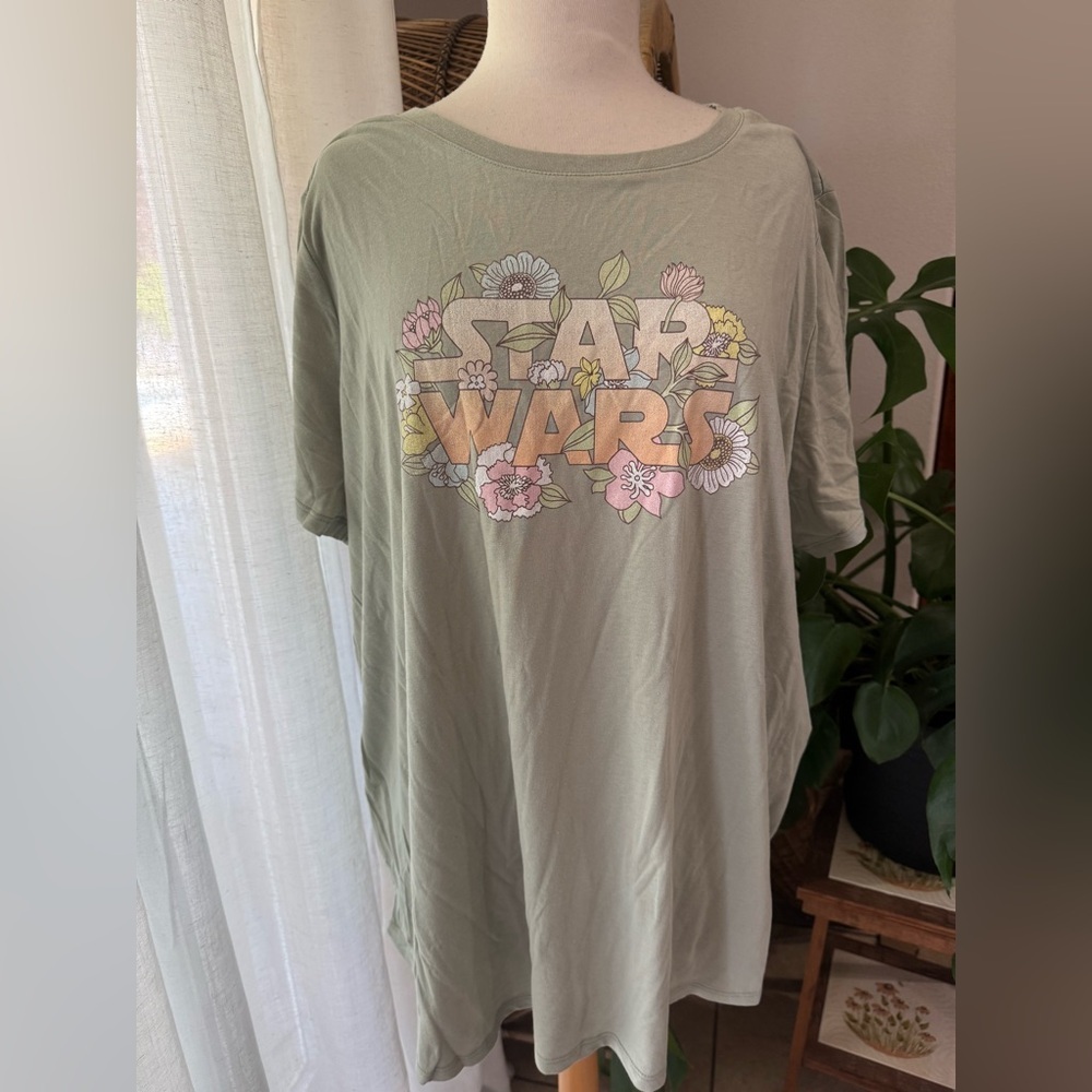 Star Wars Graphic‎ T-Shirt in Sage Green